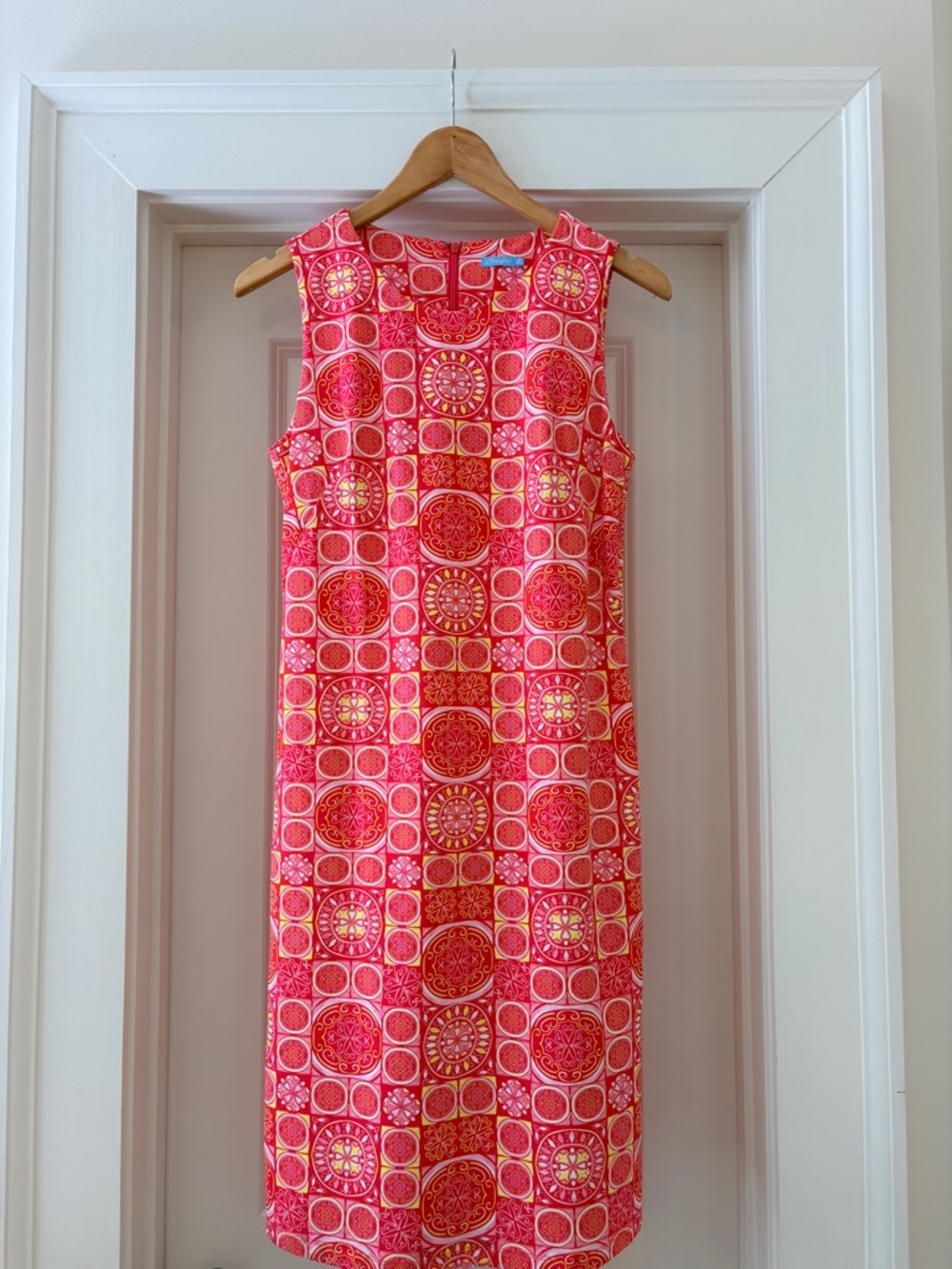 J McLaughlin Sophia Sleeveless Shift Dress in Pink, Size Small - Picture 2 of 14